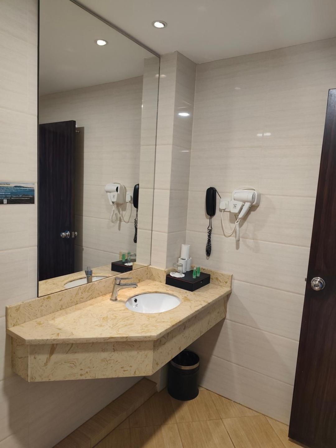 Lintas Platinum Hotel Kota Kinabalu Exterior foto